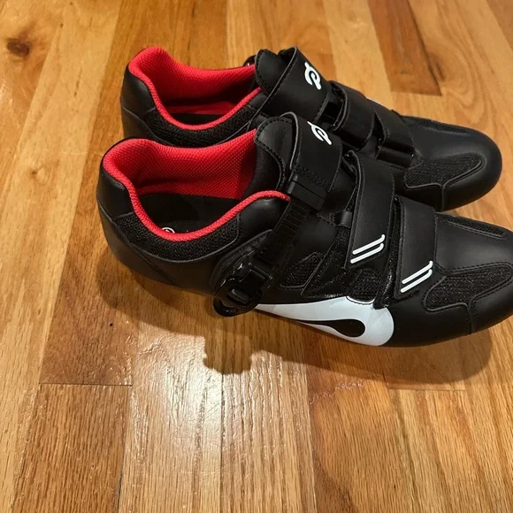 Peloton Black Cycling Shoes with Red Interior - Picture 2 of 5